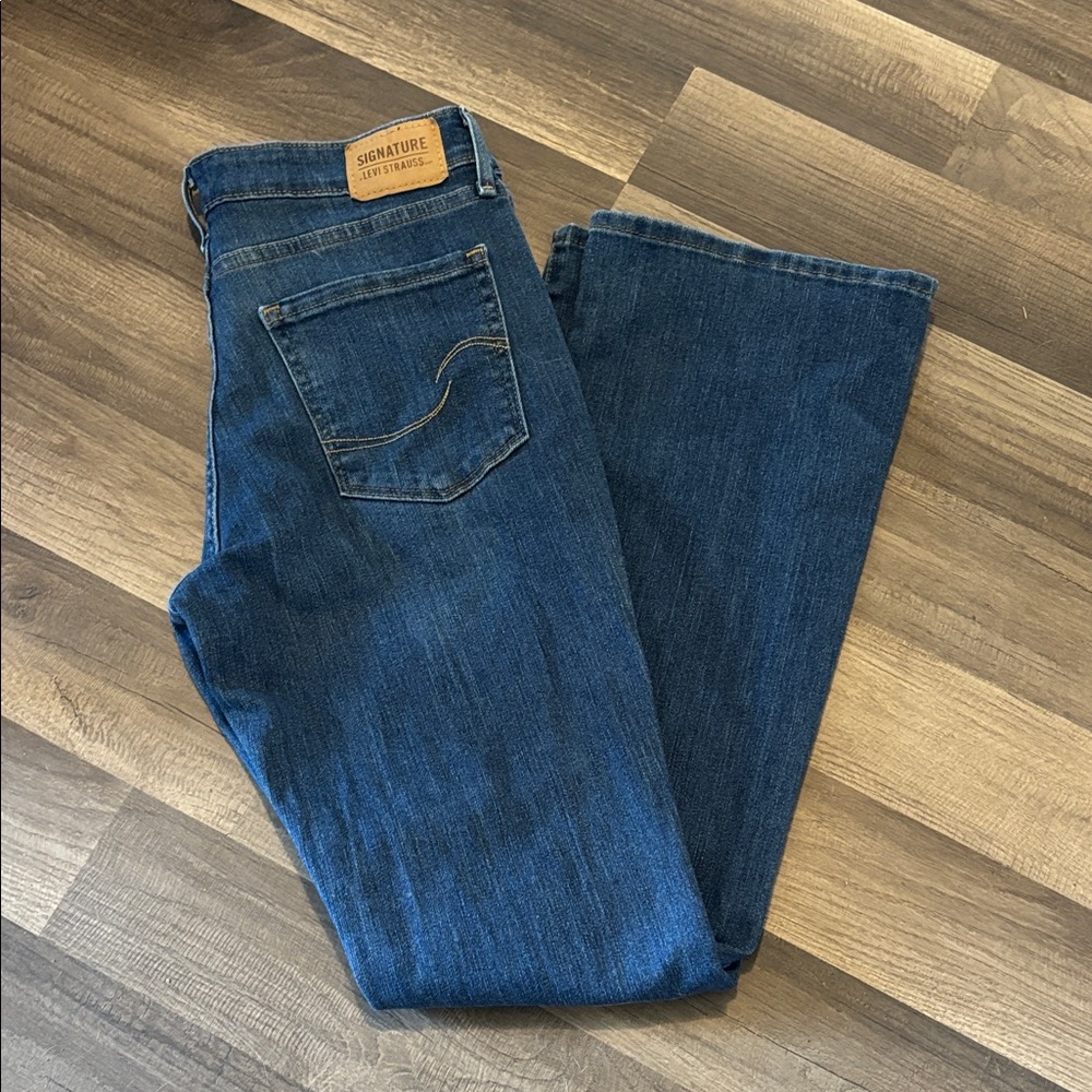 LEVI’s Signature Women's Boot Cut Jeans - Deep Blue